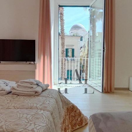 De Lucia Affittacamere - Elegante Appartamento Storico Nel Cuore Della Citta Terlizzi Esterno foto