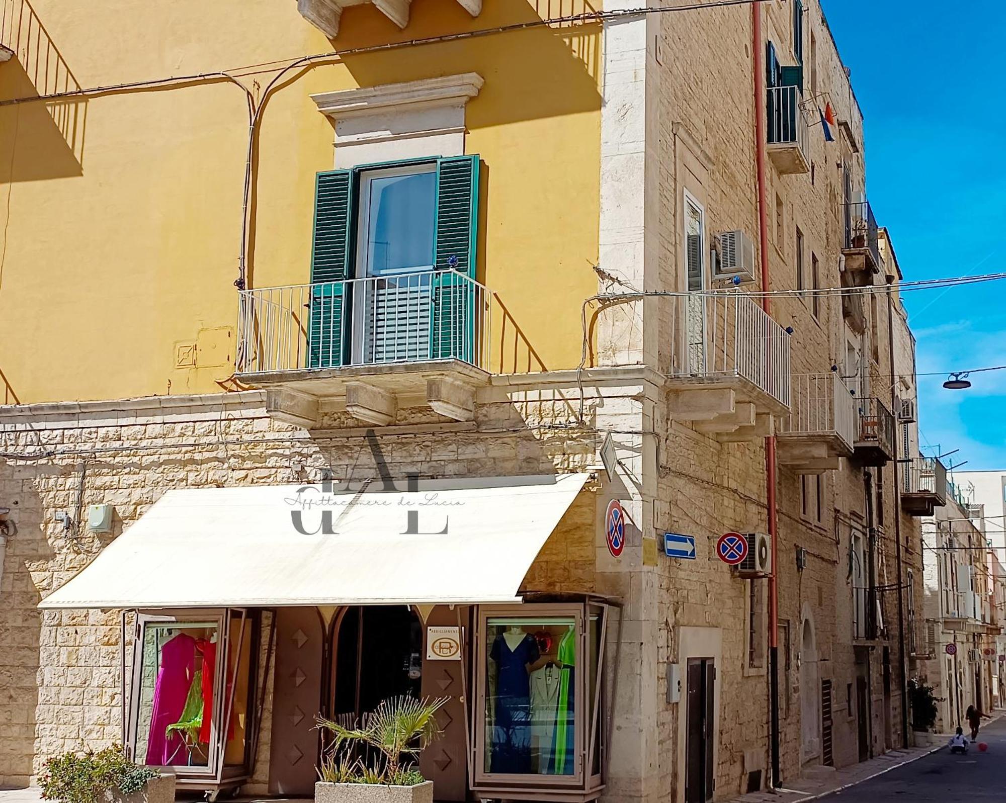 De Lucia Affittacamere - Elegante Appartamento Storico Nel Cuore Della Citta Terlizzi Esterno foto